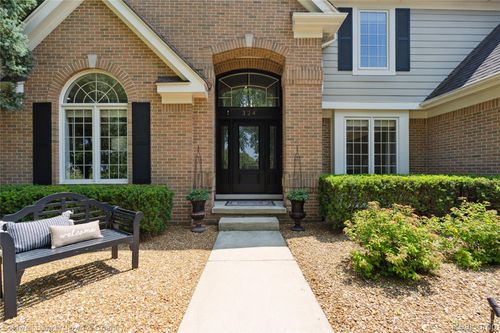 324 Nairn Cir, Highland, MI, 48357-4761 | Card Image