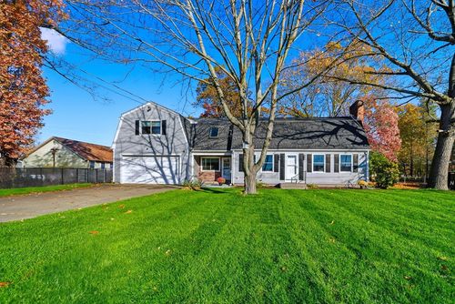 67 Streiber Dr, Chicopee, MA, 01020-3055 | Card Image