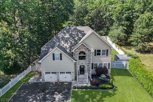 24 Friendship Rd, Howell, NJ, 07731-1940 | Card Image