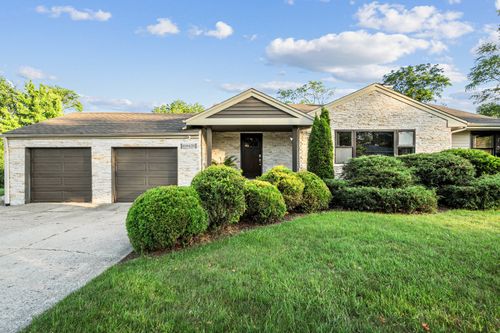 16W639 Red Oak Ave, Bensenville, IL, 60106-2933 | Card Image