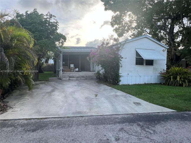 34420 Sw 188 Ave. Lot 137, House other with 2 bedrooms, 2 bathrooms and null parking in Homestead FL | Image 1