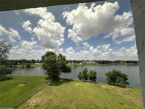 401-8560 N Sherman Cir, Miramar, FL, 33025-2140 | Card Image