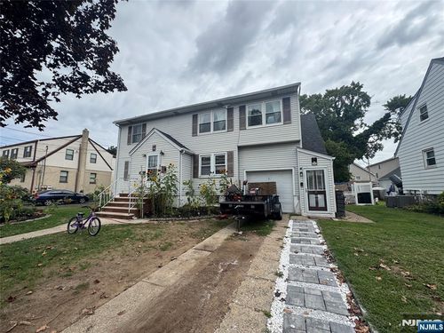 72 Dyer, South Hackensack, NJ, 07606 | Card Image