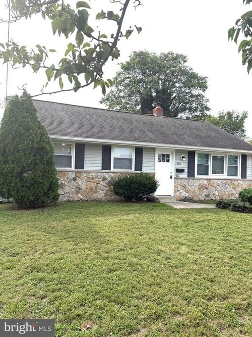 400 Windsor Dr, BELLMAWR, NJ, 08031-3031 | Card Image
