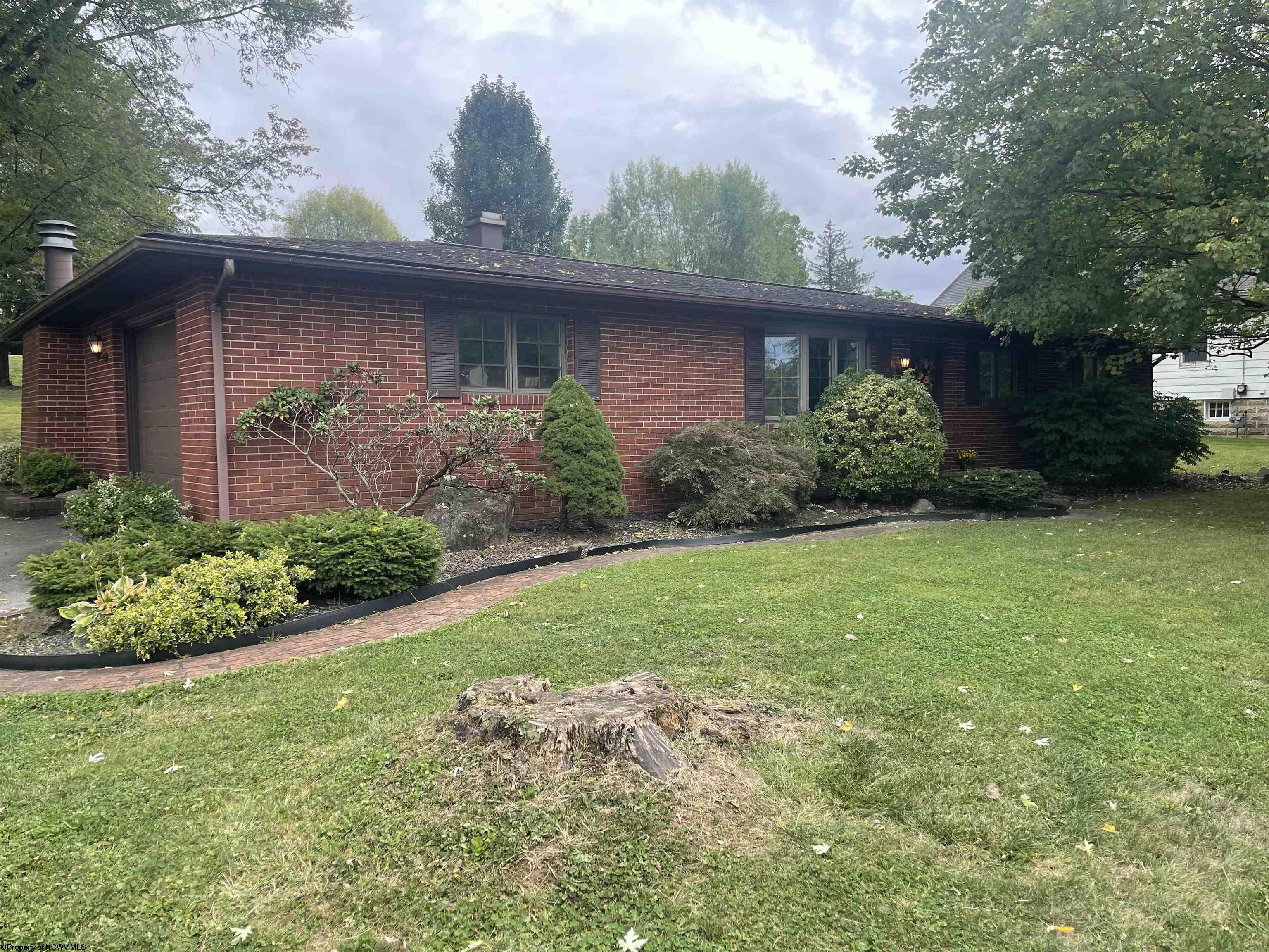 Eastlawn Dr, Buckhannon, WV 26201