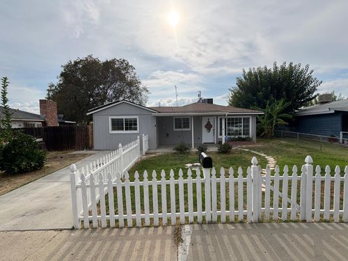 609 College Ave, Coalinga, CA, 93210-1424 | Card Image