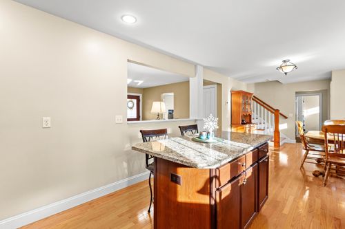 10 Pacific Dr, Dover, NH, 03820-5822 | Card Image