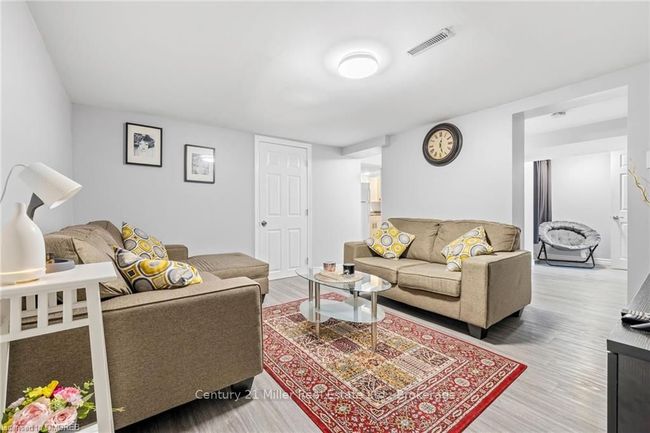 17 Huntington Ave, House other with 4 bedrooms, 2 bathrooms and 4 parking in Hamilton ON | Image 28