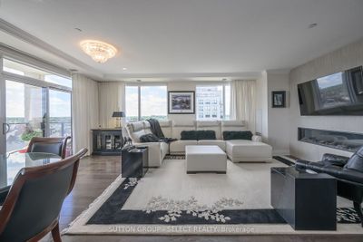 810 - 240 Villagewalk Blvd, Condo with 2 bedrooms, 2 bathrooms and 2 parking in London ON | Image 3