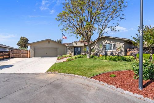60 Dots Cir, Hollister, CA, 95023 | Card Image