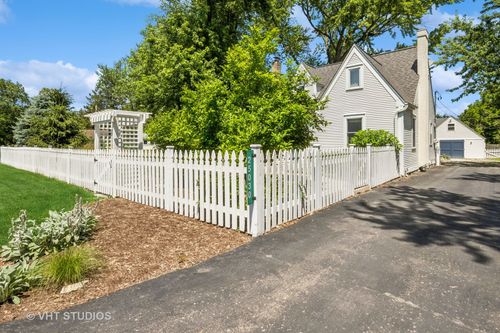 25030 W Fox Ave, Antioch, IL, 60002-8338 | Card Image