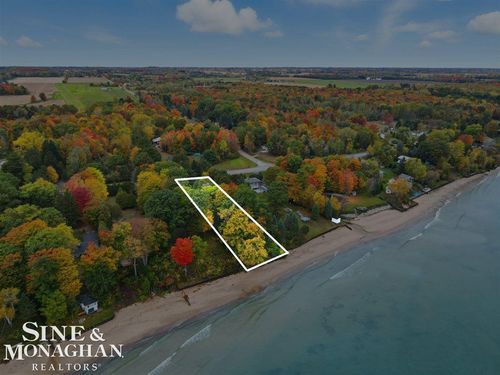 3015 Lakeshore Rd, Lexington, MI, 48450-9217 | Card Image