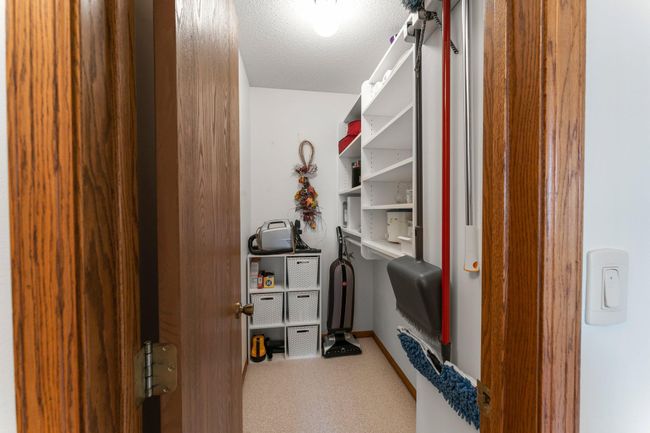 39-web-or-mls-5605 Donegal Dr-229.jpg | Image 18