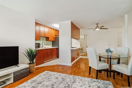 apt-1f-60 Kuakini St, Honolulu, HI, 96817-2468 | Card Image
