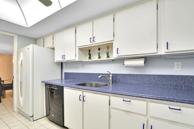 APT-523 - 1300 S Highway A1a, Condo with 2 bedrooms, 2 bathrooms and null parking in Jupiter FL | Image 6