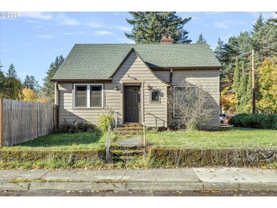 425 Ne Cleveland Ave, House other with 3 bedrooms, 2 bathrooms and 1 parking in Gresham OR | Image 1