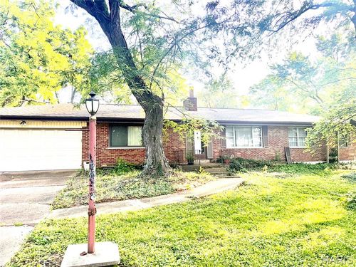 8361 Latty Ave, Hazelwood, MO, 63042-3233 | Card Image