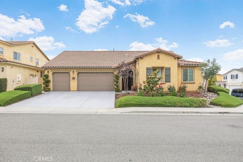 1589 Chinook St, Beaumont, CA, 92223-3233 | Card Image