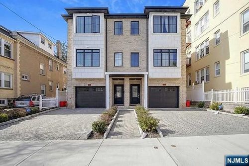 284 Knox Ave, Cliffside Park, NJ, 07010-2509 | Card Image