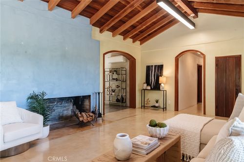 2 Chuckwagon Rd, Rolling Hills, CA, 90274-5277 | Card Image