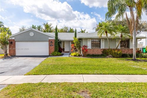 13810 Roanoke St, Davie, FL, 33325-6516 | Card Image