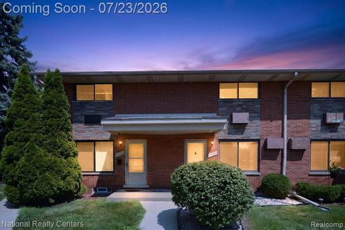 29226 Tessmer Ct, Madison Heights, MI, 48071-2619 | Card Image