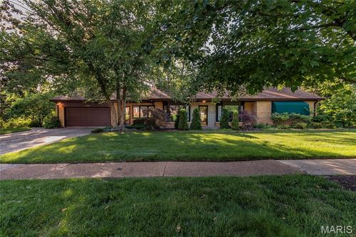 3540 Wintergreen Ln, Saint Louis, MO, 63125-4247 | Card Image
