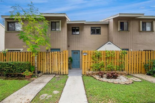 5184 S University Dr, Davie, FL, 33328-4514 | Card Image