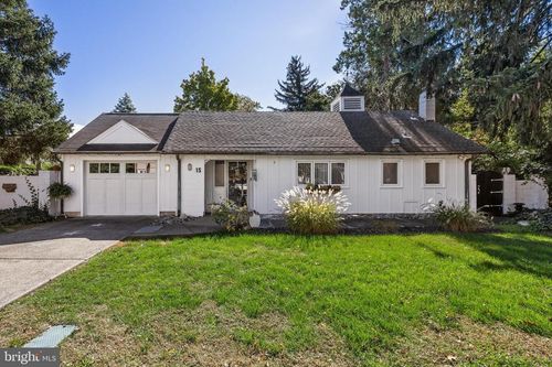 15 Carriage House Ln, Riverton, NJ, 08077-1115 | Card Image