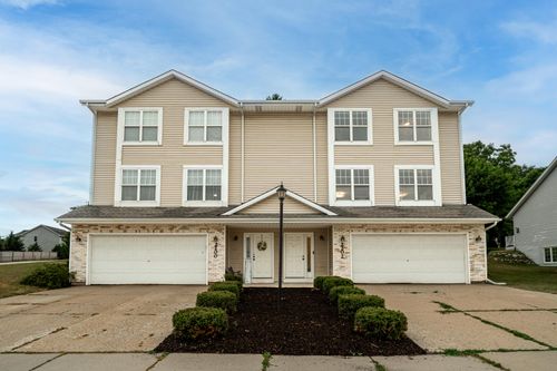 2200 Patrick Ln, Waukesha, WI, 53188-7302 | Card Image