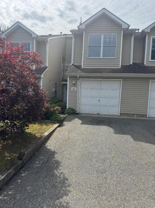 1087 Oakcroft Ln, Somerset, NJ, 08873-1677 | Card Image