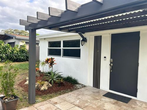 1600 Ne 175th St, North Miami Beach, FL, 33162-1443 | Card Image