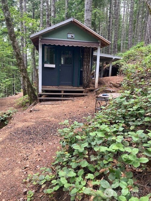 1910 N Dow Mountain Rd, Hoodsport, WA, 98548-8924 | Card Image