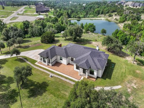 1050 Kingsley Ct, Weatherford, TX, 76087-6692 | Card Image