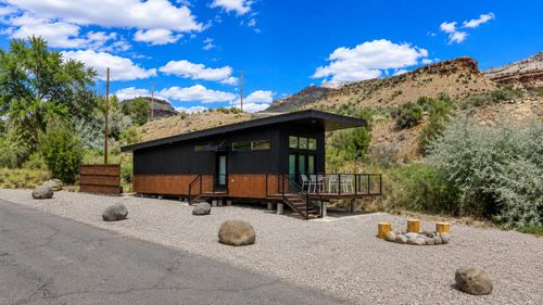 811 Rapid Creek Rd, Palisade, CO, 81526-9402 | Card Image