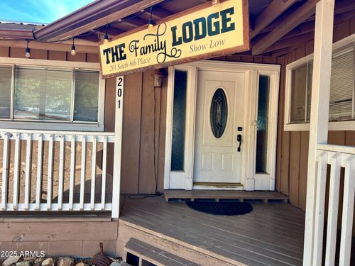 201 S 6th Pl, Show Low, AZ, 85901-5905 | Card Image