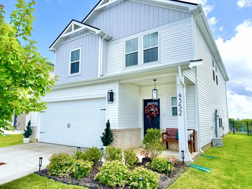 4352 Skyridge Dr, Nashville, TN, 37207-3069 | Card Image