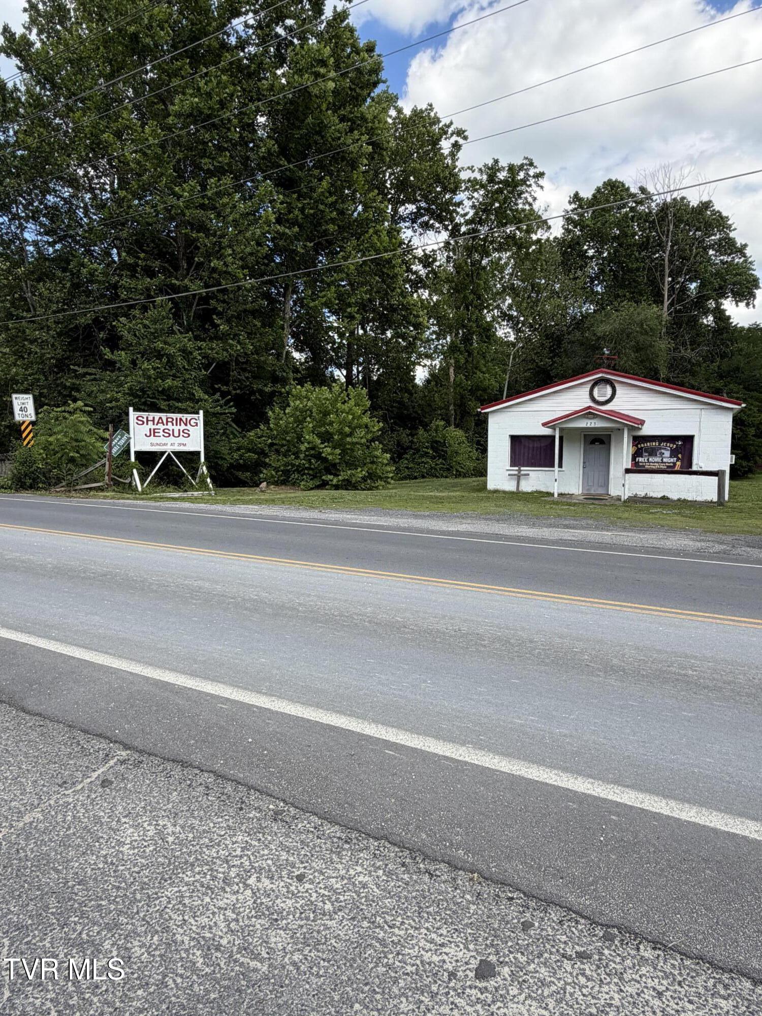223 First Ave, Hampton, TN 37658