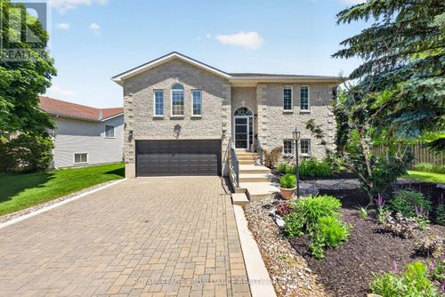412 Malabar Dr, Kingston, ON, K7M8Z5 | Card Image