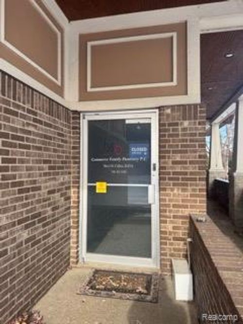 2400 Union Lake Rd, Commerce Township, MI, 48382-3551 | Card Image