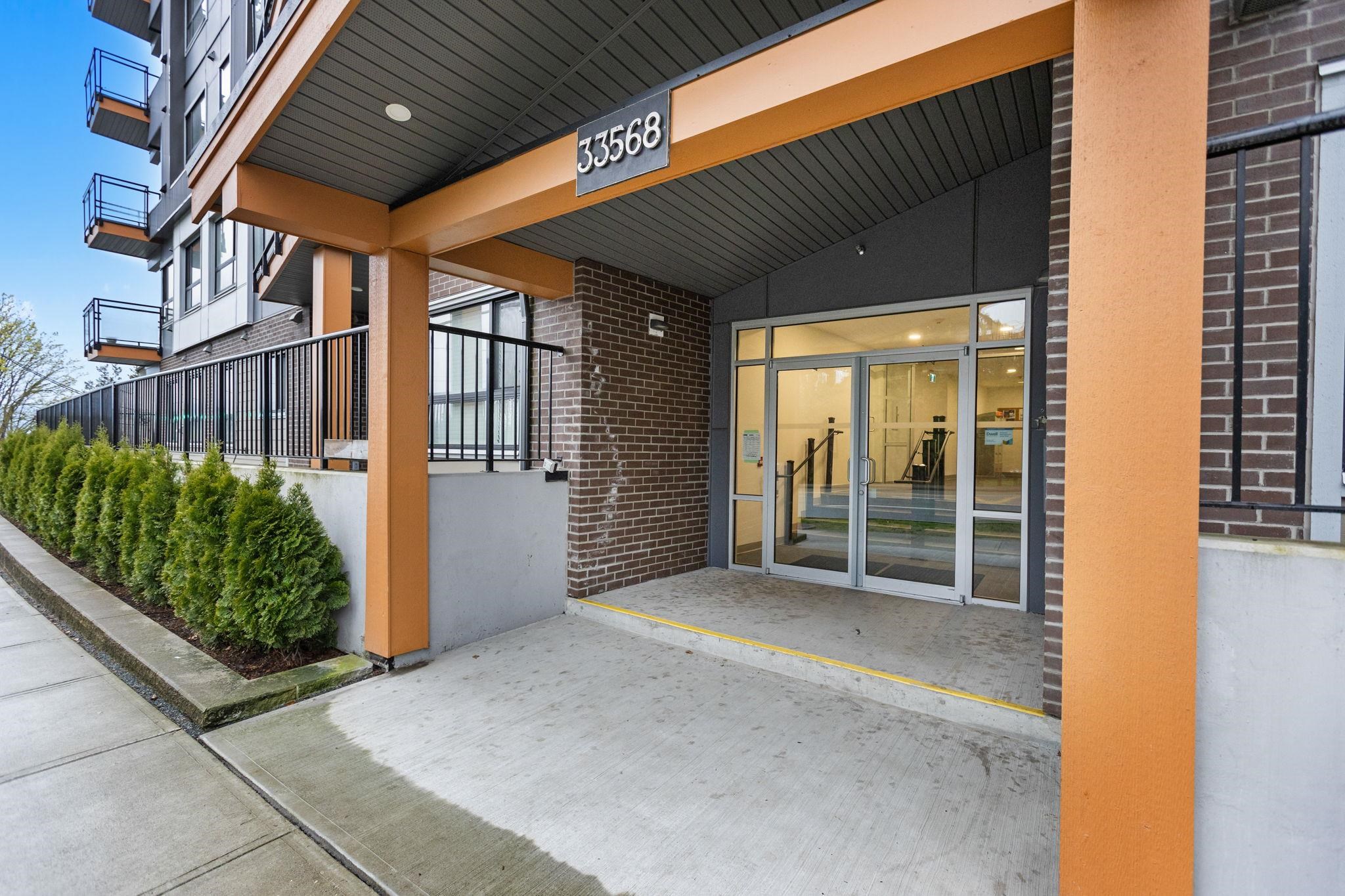 303 - 33568 George Ferguson Way, Condo with 2 bedrooms, 2 bathrooms and 1 parking in Abbotsford BC | Image 4