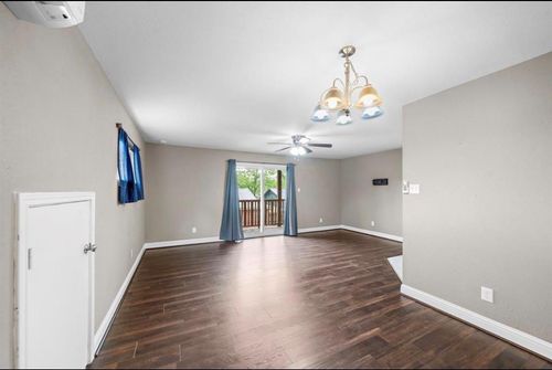 1111 Robert St, Pearland, TX, 77581-2311 | Card Image