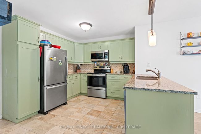 86 Kidd Dr, House other with 4 bedrooms, 3 bathrooms and 4 parking in Amherstview ON | Image 18