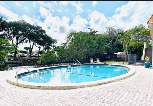 apt-c215-9 Ne 19th Ct, Wilton Manors, FL, 33305-1094 | Card Image