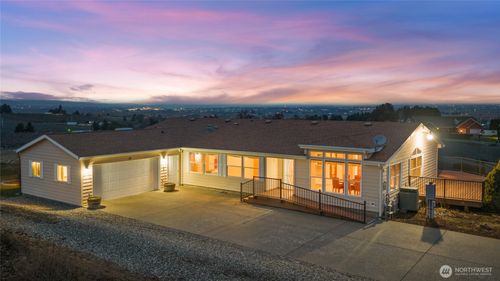 554 Dodge Rd, Ellensburg, WA, 98926-9129 | Card Image