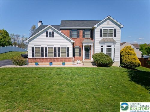4217 Shadowstone Dr, Forks Twp, PA, 18040-6663 | Card Image