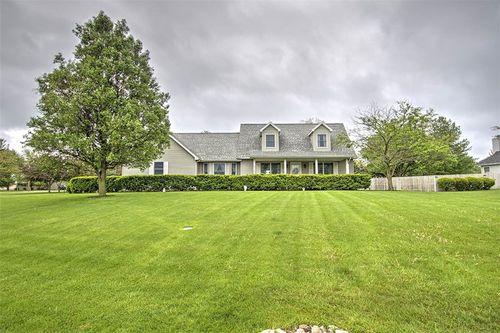 8165 Burgett Dr, Decatur, IL, 62521-9509 | Card Image