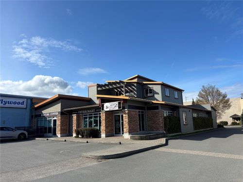 2126 Keating Cross Rd, Central Saanich, BC, V8M2A6 | Card Image