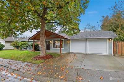 21912 Se 237th Street, House other with 3 bedrooms, 1 bathrooms and 2 parking in Maple Valley WA | Image 2