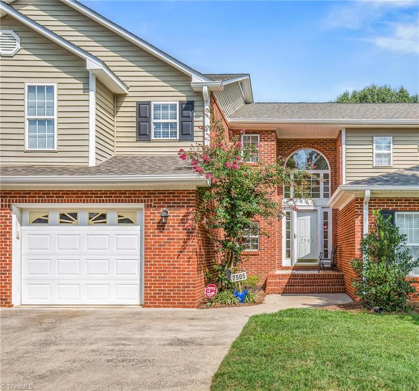Riverside Ct, Clemmons, NC 27012
